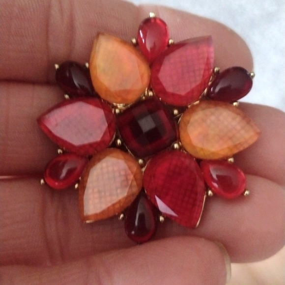 LC LAUREN CONRAD VINTAGE SHADES OF RED ORANGE RESIN GOLD-TONE FLORAL 1.8"BROOCH - Picture 7 of 8